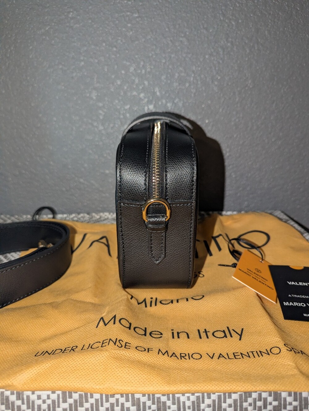 Mario Valentino Camera Bag - Picture 3 of 10